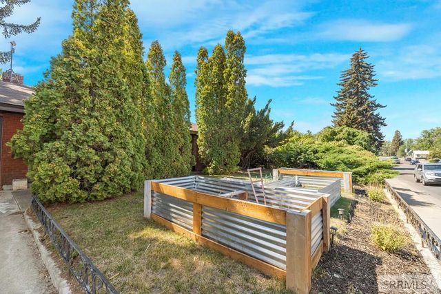 175 W 17th Street, Idaho Falls, ID 83402