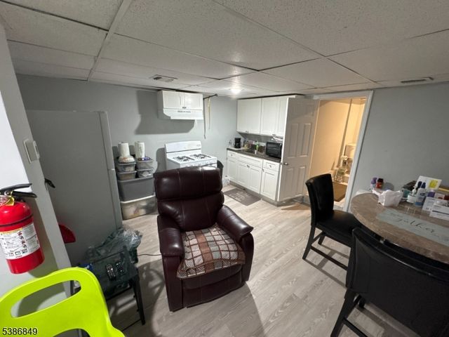 105 E Main St, Paterson City, NJ 07522