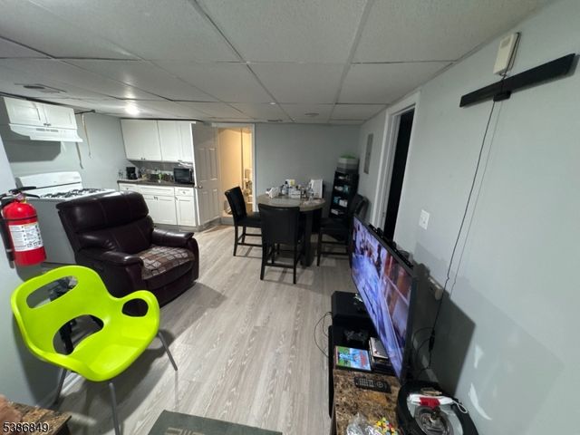 105 E Main St, Paterson City, NJ 07522