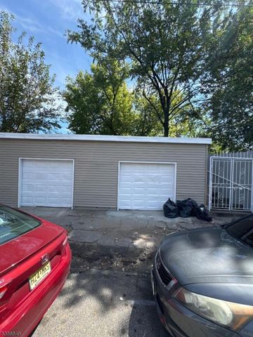 105 E Main St, Paterson City, NJ 07522