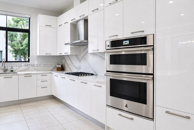 4318 NW 81st Ave, Doral, FL 33166
