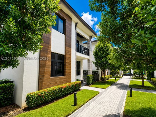 4318 NW 81st Ave, Doral, FL 33166