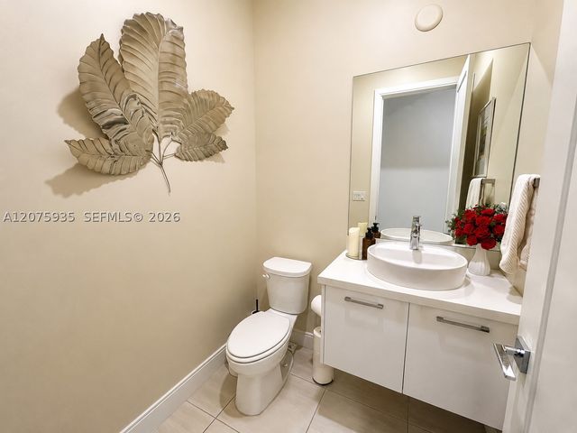 4318 NW 81st Ave, Doral, FL 33166