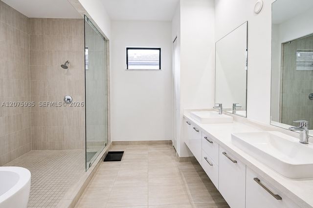 4318 NW 81st Ave, Doral, FL 33166