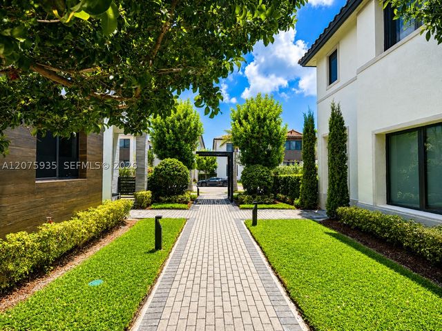 4318 NW 81st Ave, Doral, FL 33166