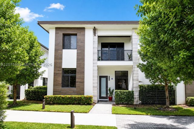 4318 NW 81st Ave, Doral, FL 33166