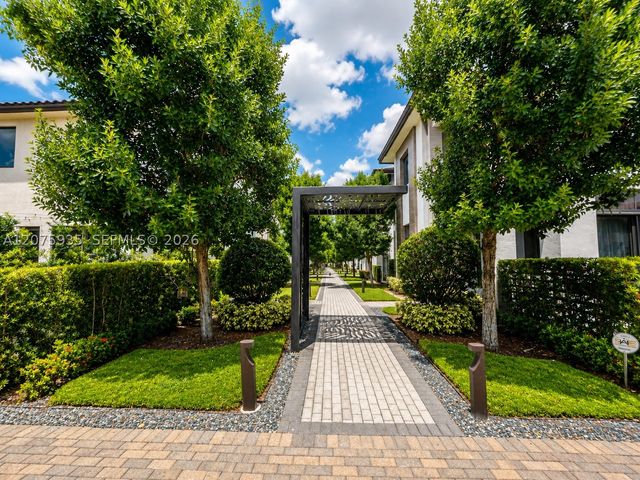 4318 NW 81st Ave, Doral, FL 33166