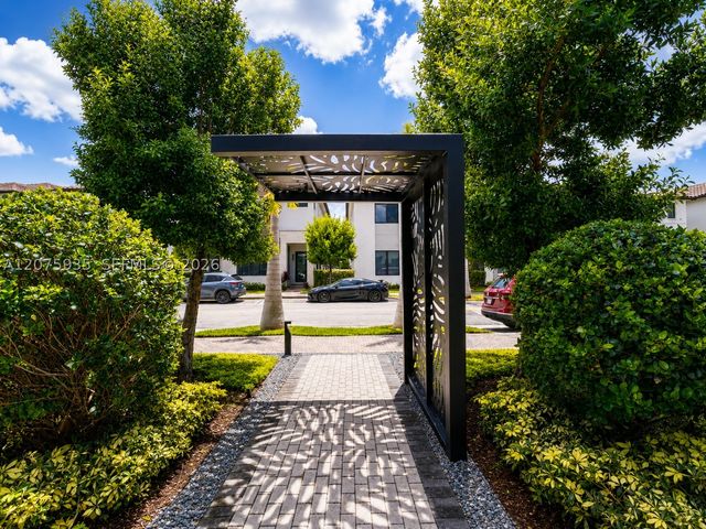 4318 NW 81st Ave, Doral, FL 33166