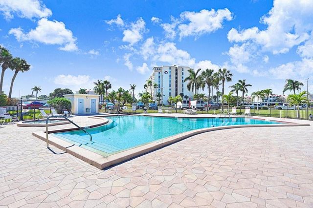 7625 SUN ISLAND DRIVE S 406, South Pasadena, FL 33707