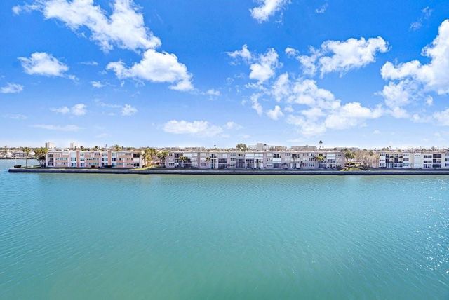 7625 SUN ISLAND DRIVE S 406, South Pasadena, FL 33707