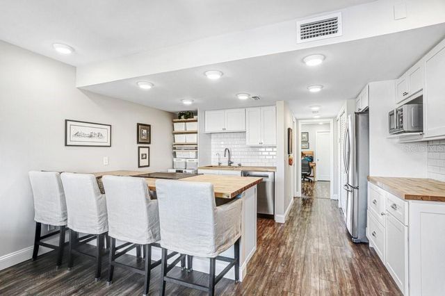 7625 SUN ISLAND DRIVE S 406, South Pasadena, FL 33707