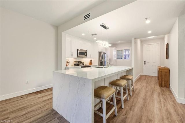 6820 Sterling Greens PL # 2105, Naples, FL 34104