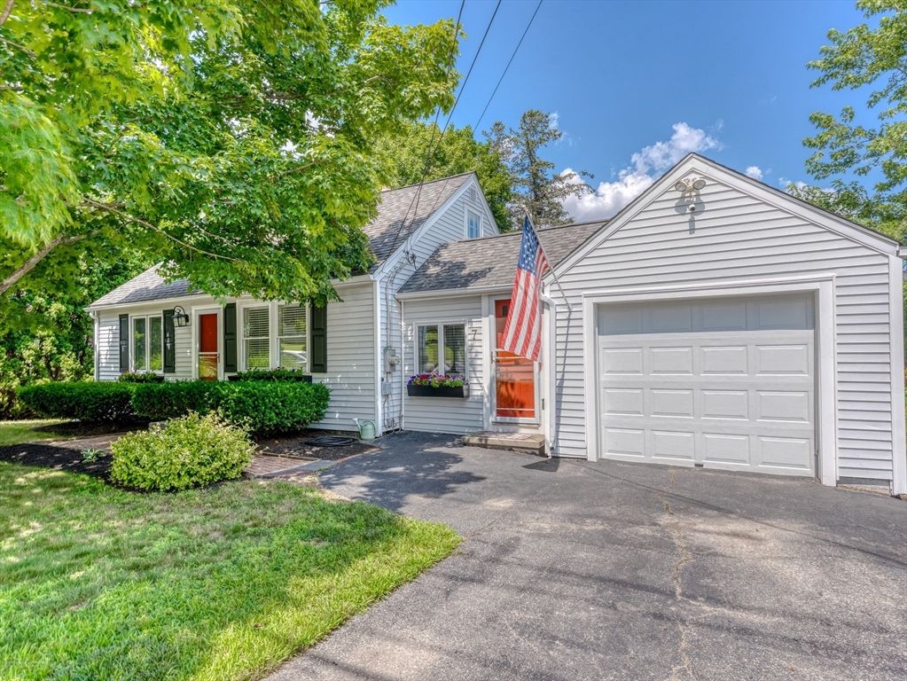 7 Manor Road, Auburn, MA 01501