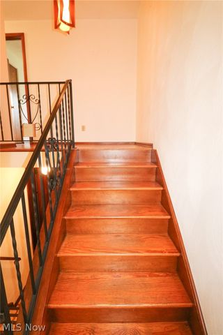815 W Shore Blvd, Sheffield Lake, OH 44054