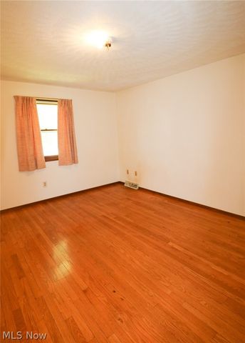 815 W Shore Blvd, Sheffield Lake, OH 44054