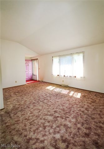 815 W Shore Blvd, Sheffield Lake, OH 44054