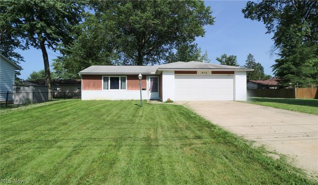 815 W Shore Blvd, Sheffield Lake, OH 44054