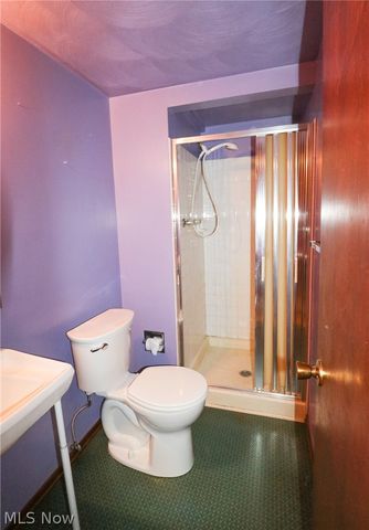815 W Shore Blvd, Sheffield Lake, OH 44054