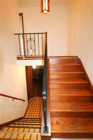815 W Shore Blvd, Sheffield Lake, OH 44054