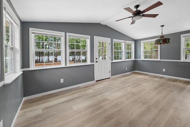 554 S COUNTY ROAD 21, Hawthorne, FL 32640