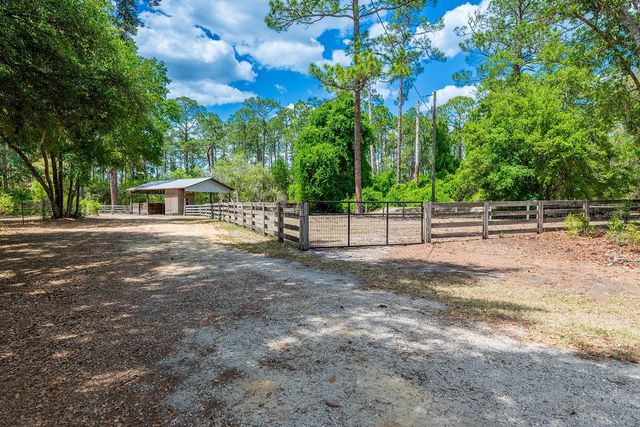 554 S COUNTY ROAD 21, Hawthorne, FL 32640