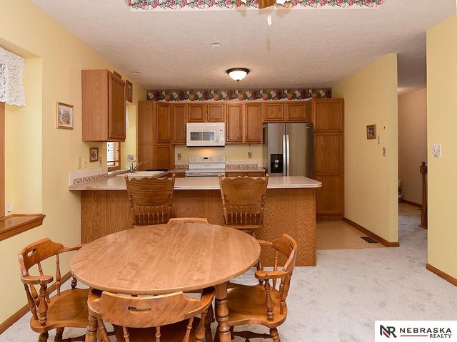 7825 Stonewall Court, Lincoln, NE 68506