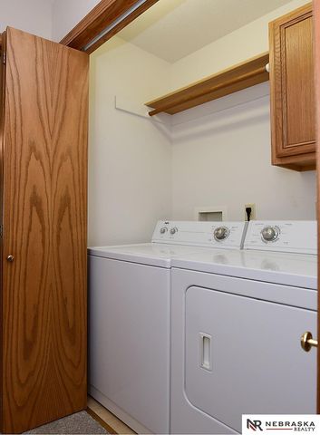 7825 Stonewall Court, Lincoln, NE 68506