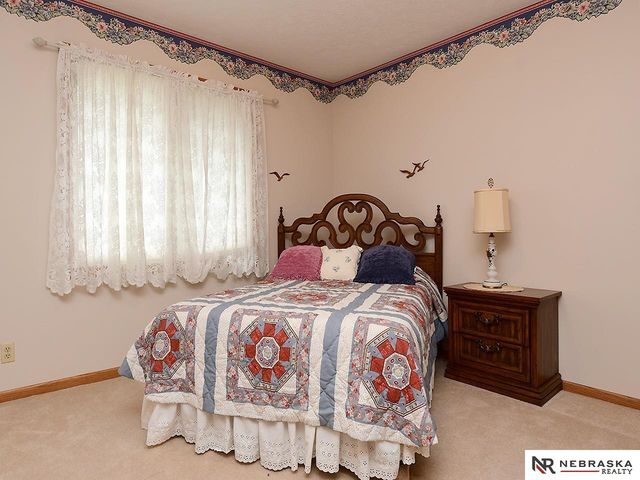 7825 Stonewall Court, Lincoln, NE 68506