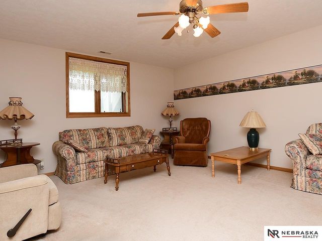 7825 Stonewall Court, Lincoln, NE 68506