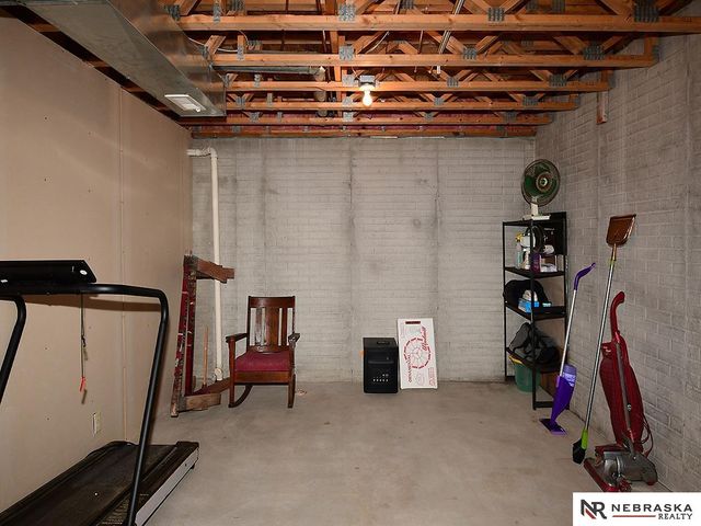 7825 Stonewall Court, Lincoln, NE 68506