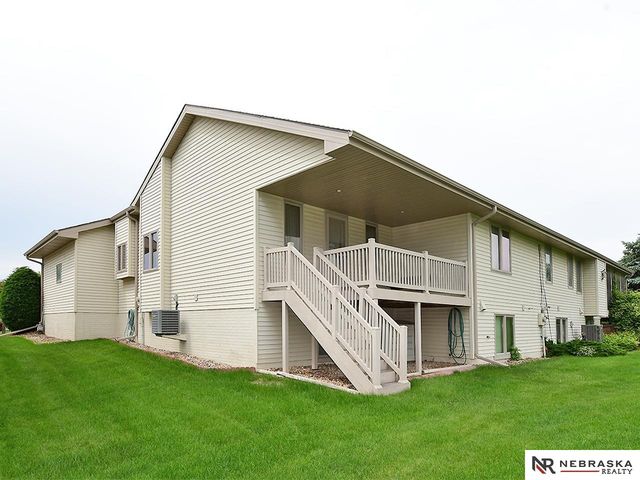 7825 Stonewall Court, Lincoln, NE 68506