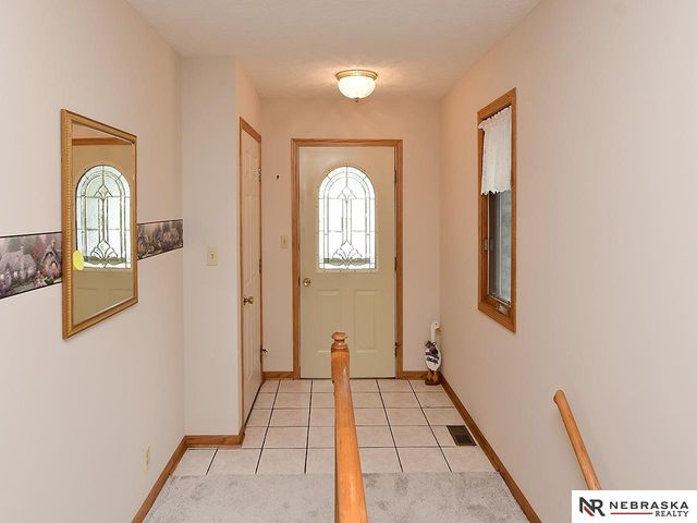 7825 Stonewall Court, Lincoln, NE 68506