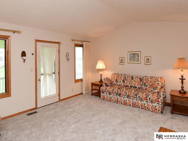 7825 Stonewall Court, Lincoln, NE 68506