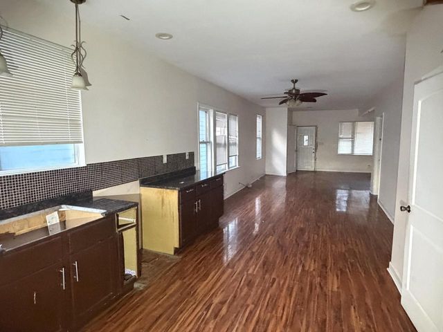 2436 N 16th STREET, Milwaukee, WI 53206