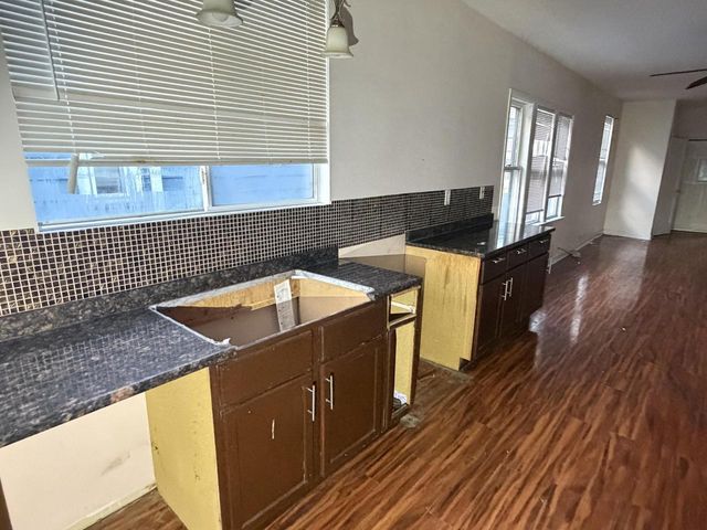 2436 N 16th STREET, Milwaukee, WI 53206