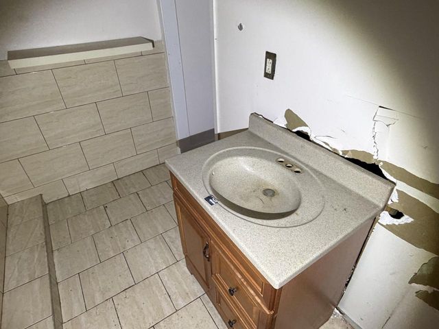 2436 N 16th STREET, Milwaukee, WI 53206