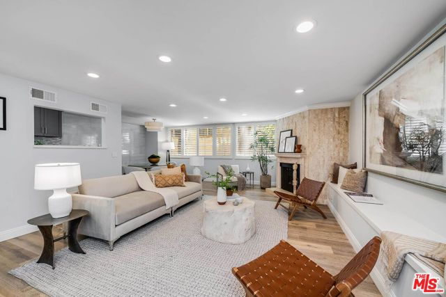 441 N Oakhurst Drive 203, Beverly Hills, CA 90210