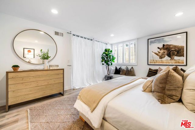 441 N Oakhurst Drive 203, Beverly Hills, CA 90210