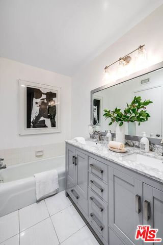 441 N Oakhurst Drive 203, Beverly Hills, CA 90210