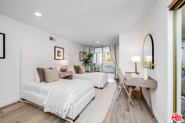 441 N Oakhurst Drive 203, Beverly Hills, CA 90210