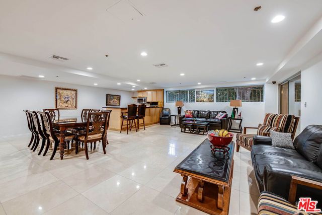 441 N Oakhurst Drive 203, Beverly Hills, CA 90210