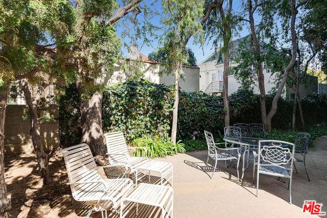 441 N Oakhurst Drive 203, Beverly Hills, CA 90210