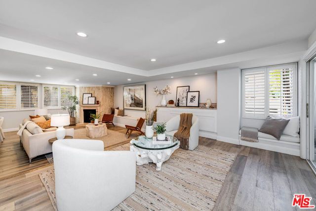 441 N Oakhurst Drive 203, Beverly Hills, CA 90210