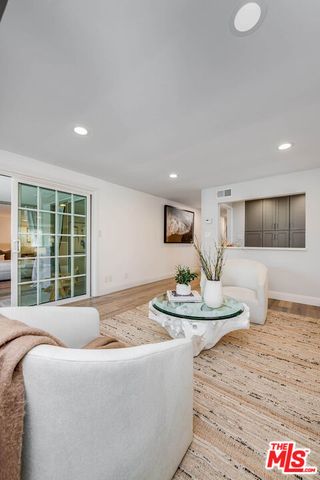 441 N Oakhurst Drive 203, Beverly Hills, CA 90210