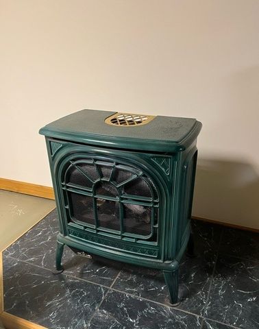 610 Rose Stop Rd, Shenango Twp, PA 16101