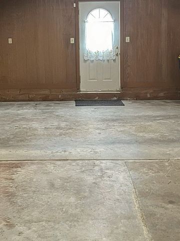 610 Rose Stop Rd, Shenango Twp, PA 16101