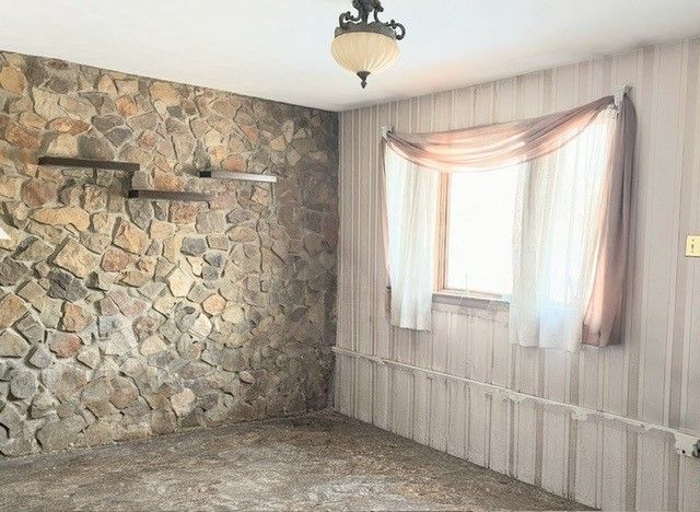 610 Rose Stop Rd, Shenango Twp, PA 16101