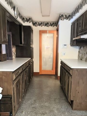 610 Rose Stop Rd, Shenango Twp, PA 16101