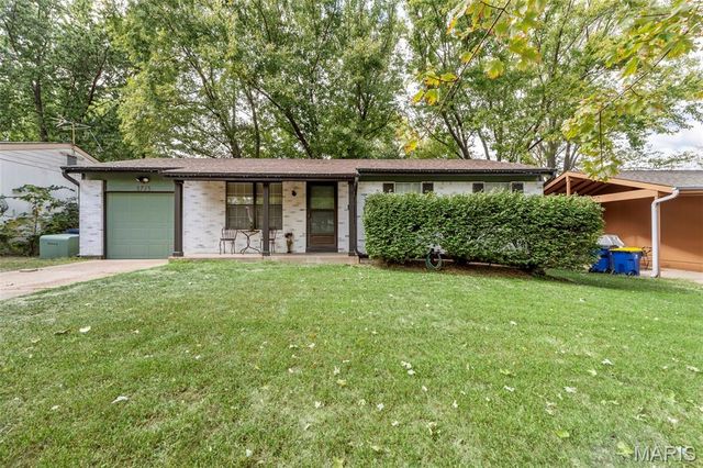 3715 Saint Kevin Park Drive, St Ann, MO 63074
