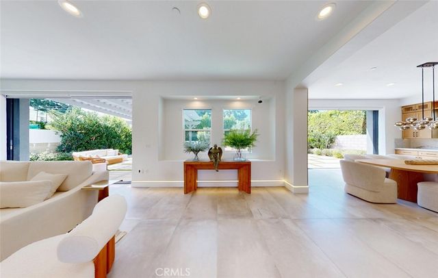 17777 Joshua Cir, Fountain Valley, CA 92708